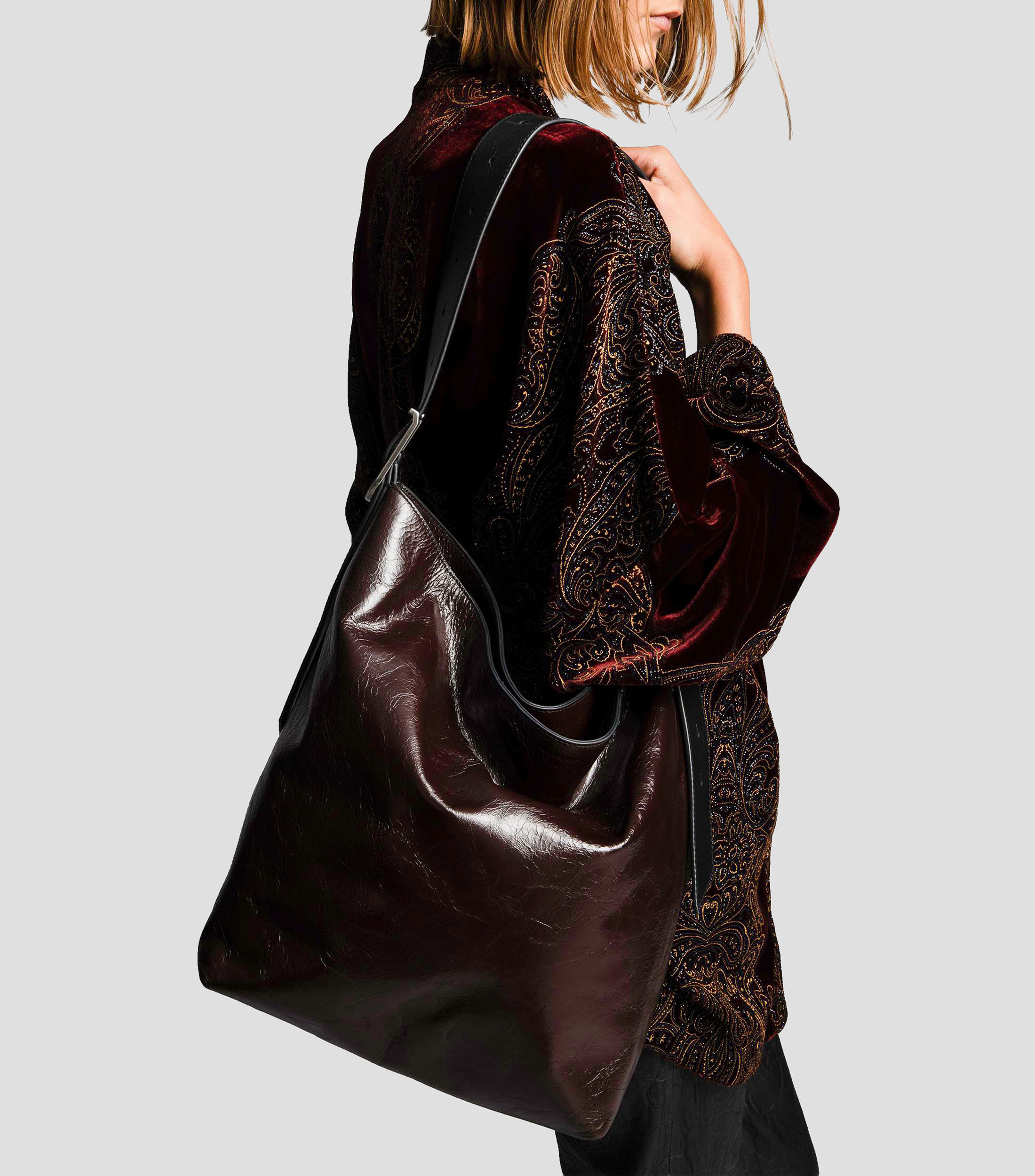 Bolsa Hobo en piel lisa Mujer